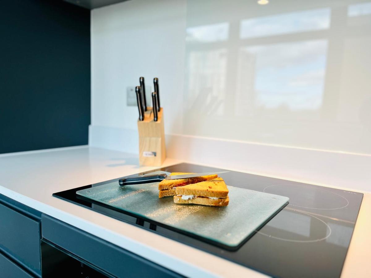 Fabulous One Bedroom Apartment Near Old Trafford Stadium Manchester Exterior photo